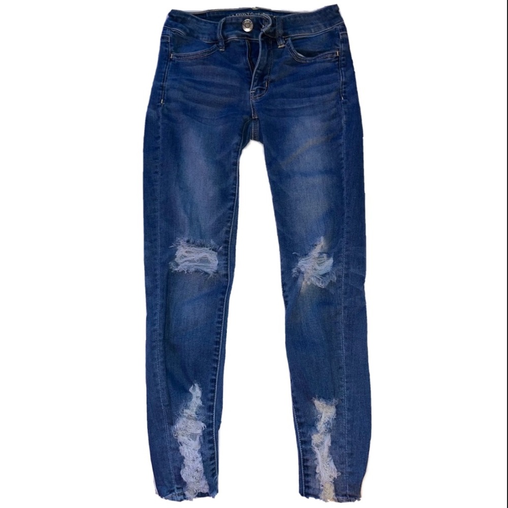 American Eagle Outfitters Women's Size 2 Blue Ripped Jeans
